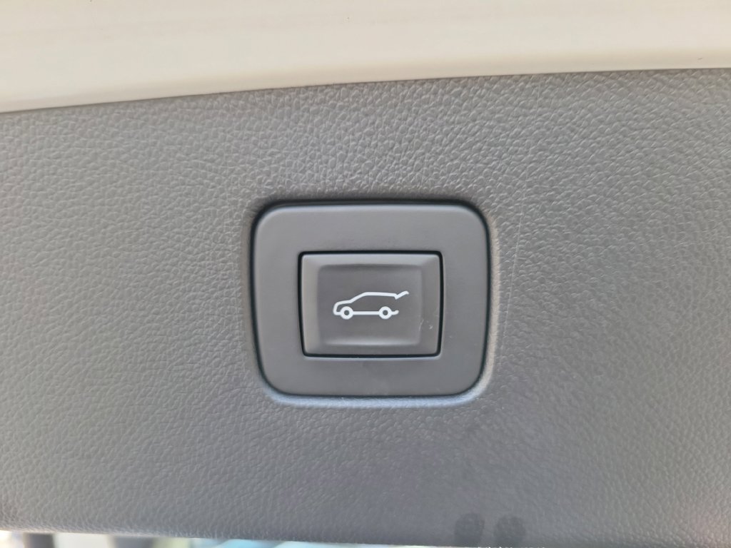 Used 2025 Buick Envista Sport Touring w/ Experience Buick Package FWD image 15
