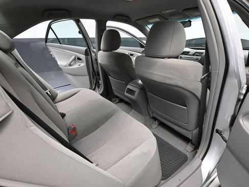 Used 2011 Toyota Camry LE image 36
