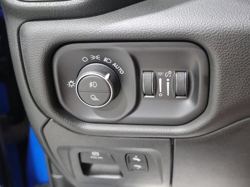 Used 2025 RAM 1500 Big Horn AWD/4WD image 29