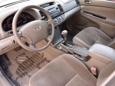 Used 2005 Toyota Camry LE image 6