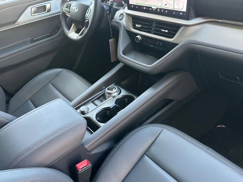 New 2026 Ford Explorer Active w/ Active Comfort Package RWD image 16