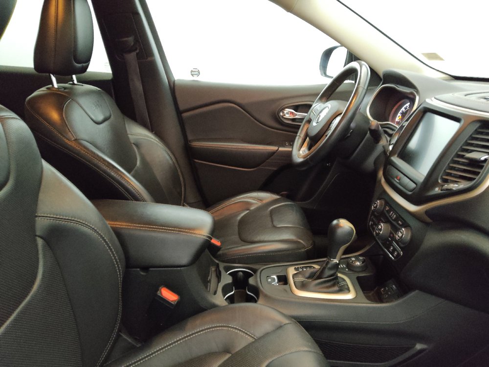 Used 2015 Jeep Cherokee Limited w/ Luxury Group AWD/4WD image 21