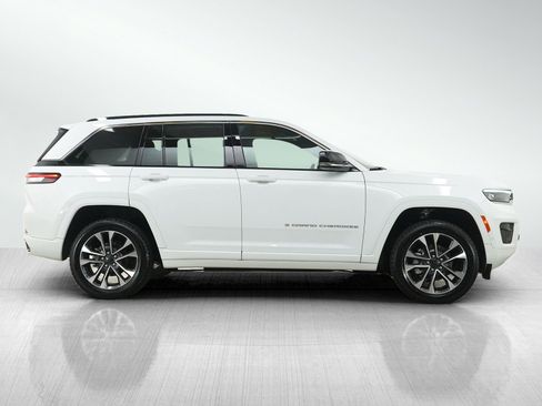 Used 2024 Jeep Grand Cherokee Overland w/ Luxury Tech Group IV image 6