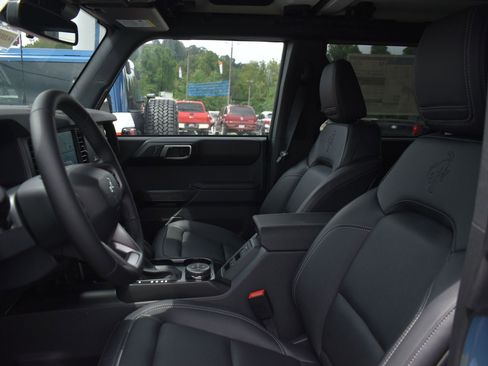 New 2025 Ford Bronco Badlands image 10