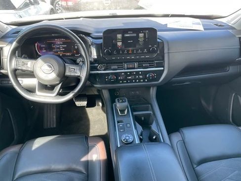 Certified 2023 Nissan Pathfinder Platinum AWD/4WD image 12