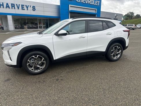 New 2026 Chevrolet Trax LT w/ Driver Confidence Package image 3