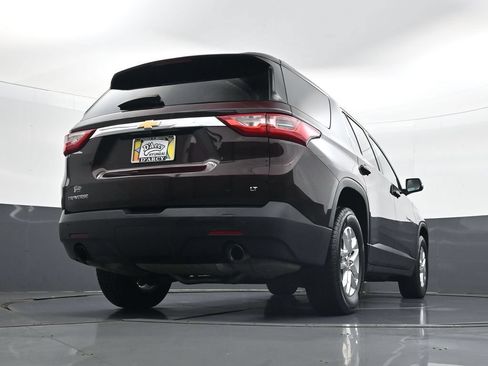Used 2021 Chevrolet Traverse LT FWD image 25
