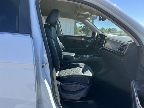 Used 2024 Volkswagen Atlas SE image 28