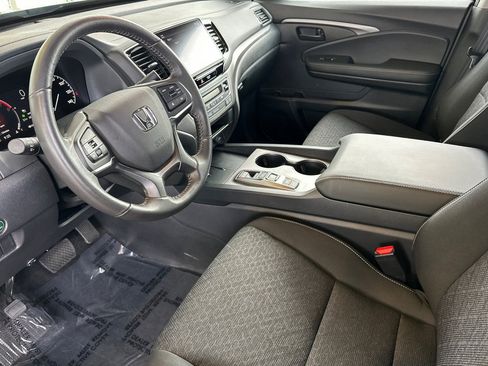 Used 2025 Honda Ridgeline Sport image 9