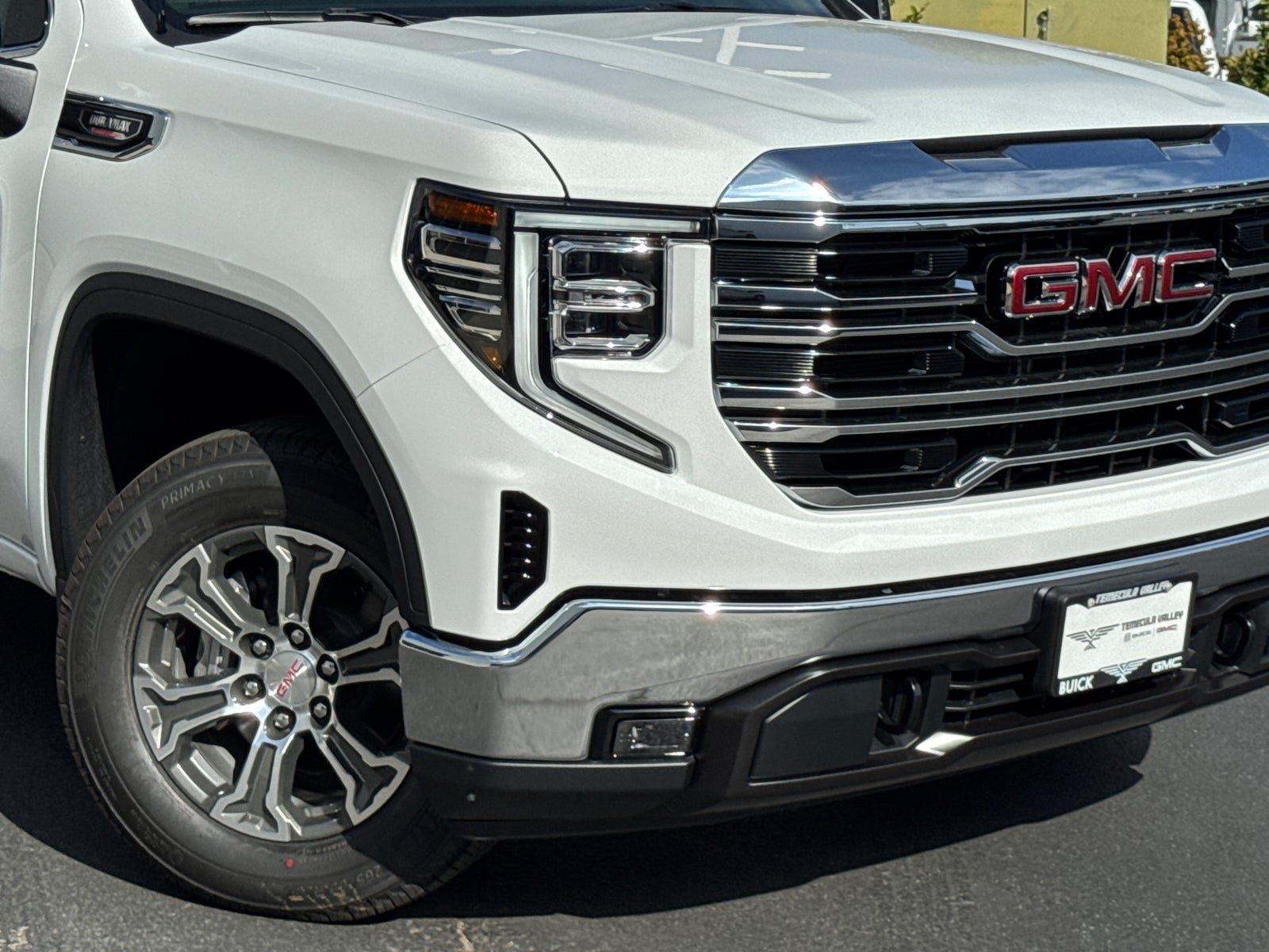 Used 2026 GMC Sierra 1500 SLT w/ SLT Convenience Package AWD/4WD image 3