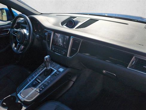 Used 2017 Porsche Macan image 23