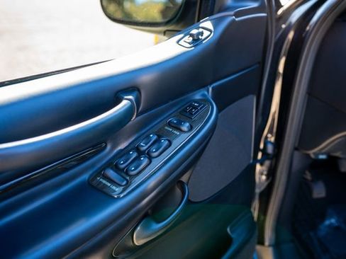 Used 2002 Lincoln Blackwood image 29