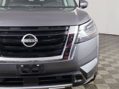 Used 2024 Nissan Pathfinder SL w/ SL Premium Package image 16