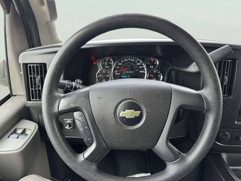 Used 2016 Chevrolet Express 2500 RWD image 12