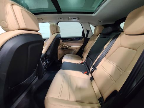 New 2026 Porsche Cayenne image 27