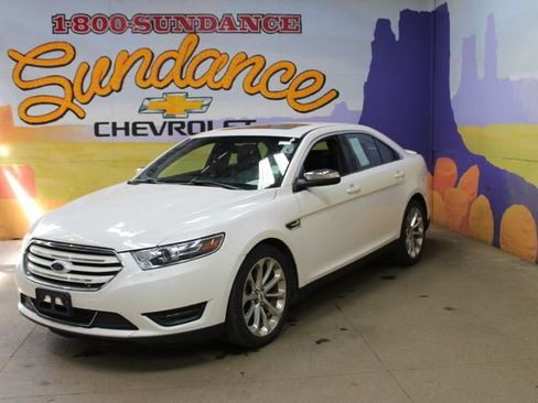 Used 2018 Ford Taurus Limited AWD/4WD image 2