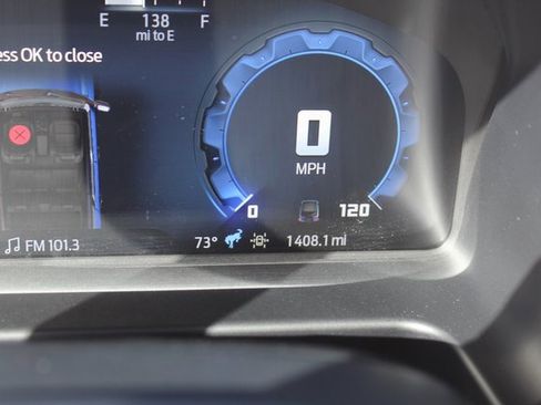 Used 2025 Ford Bronco Badlands image 25