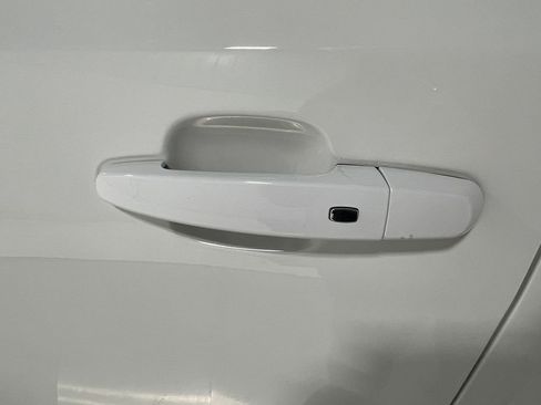 Used 2023 GMC Acadia SLT image 20