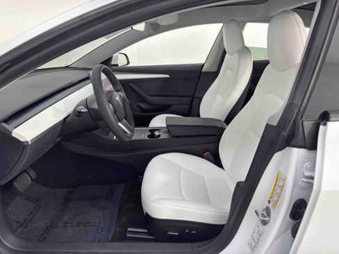 Used 2023 Tesla Model 3 Standard Range image 17