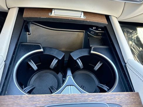 Used 2022 Mercedes-Benz GLE 350 w/ AMG Line Exterior image 30