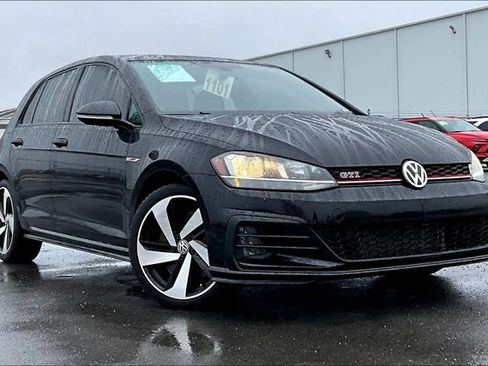 Used 2021 Volkswagen Golf 4-Door image 2