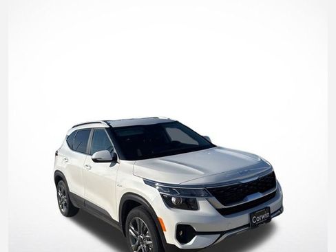 Used 2023 Kia Seltos S w/ Navigation Package image 1