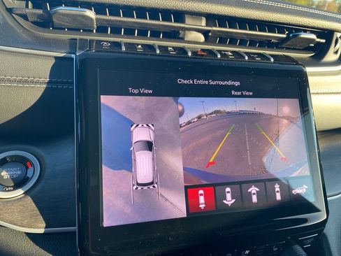 New 2025 Jeep Grand Cherokee L Limited w/ Luxury Tech Group II image 24