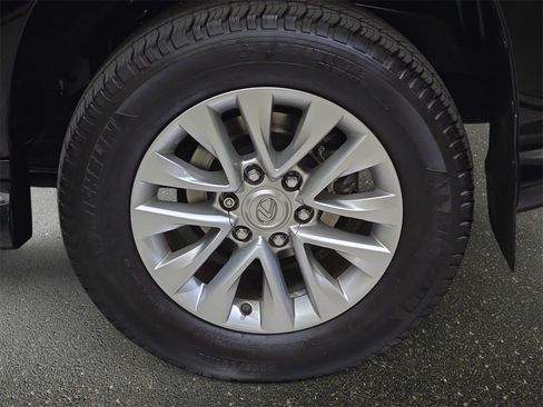 Certified 2023 Lexus GX 460 Premium w/ Premium Package image 33