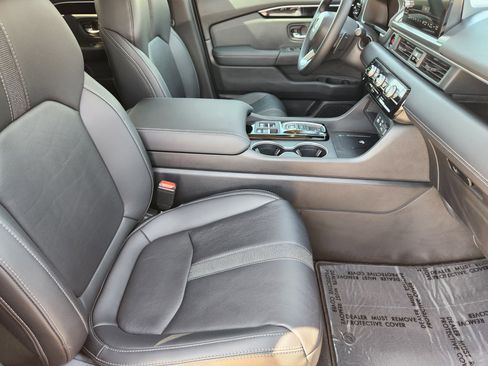 Certified 2023 Honda Pilot Touring image 14