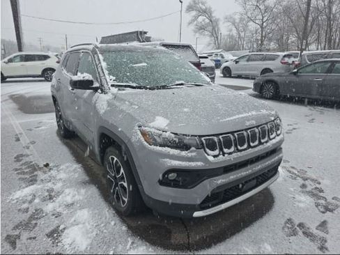 Used 2022 Jeep Compass Limited image 5