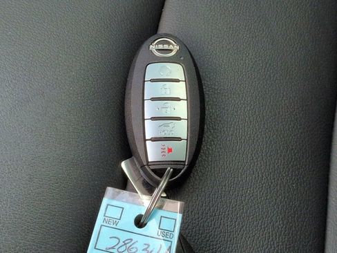 Certified 2022 Nissan Rogue SL w/ SL Premium Package FWD image 31