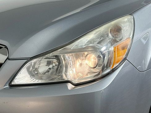 Used 2013 Subaru Outback 2.5i Premium AWD/4WD image 25