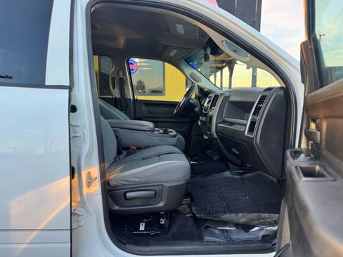 Used 2018 RAM 2500 Tradesman w/ Chrome Appearance Group image 16