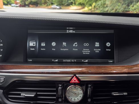 Used 2018 Genesis G90 5.0 Ultimate RWD image 9