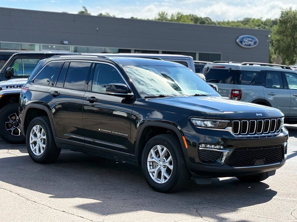 Used 2023 Jeep Grand Cherokee Limited AWD/4WD image 30