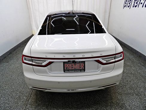 Used 2017 Lincoln Continental Select w/ Climate Package FWD image 5