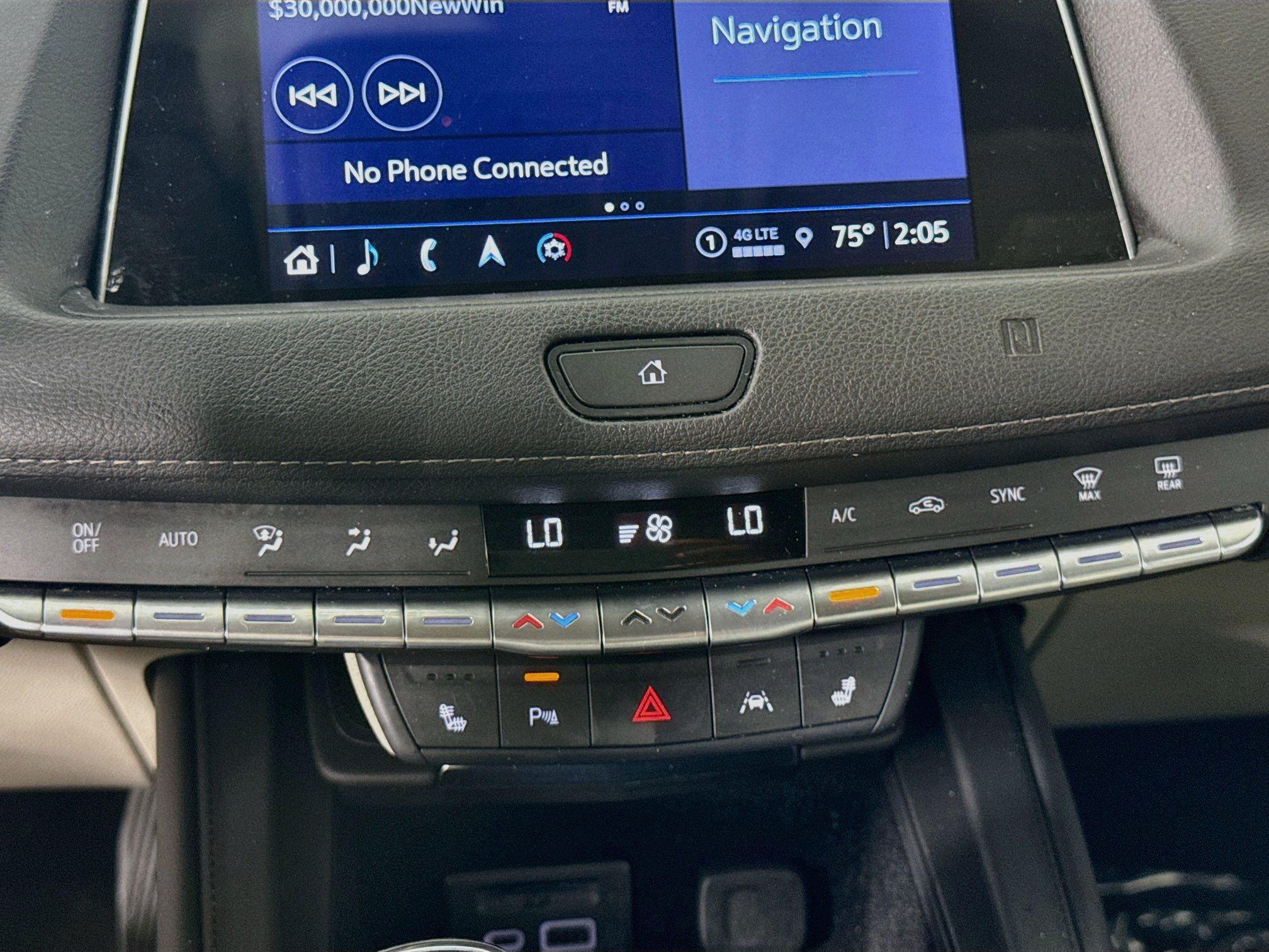 Used 2021 Cadillac XT4 Premium Luxury w/ Cold Weather Package FWD image 18