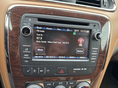 Used 2014 Buick Enclave Leather image 24