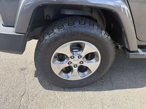 Used 2016 Jeep Wrangler Unlimited Sahara w/ Connectivity Group AWD/4WD image 31