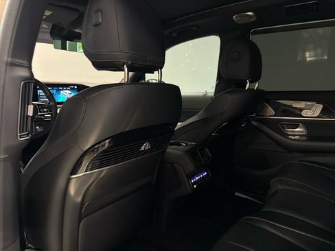 Used 2023 Mercedes-Benz Maybach GLS 600 4MATIC image 27