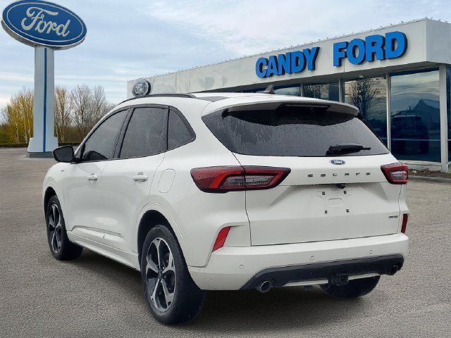 Used 2023 Ford Escape ST-Line Select w/ Tech Pack #2 AWD/4WD image 3