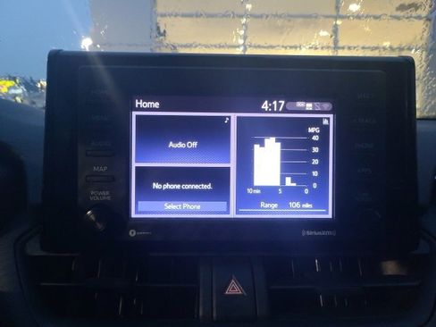 Used 2022 Toyota RAV4 XLE image 28