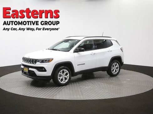 Used 2024 Jeep Compass Latitude AWD/4WD image 51