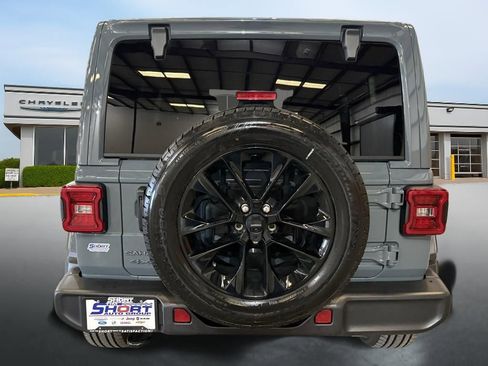 Used 2025 Jeep Wrangler Sahara 4xe image 4