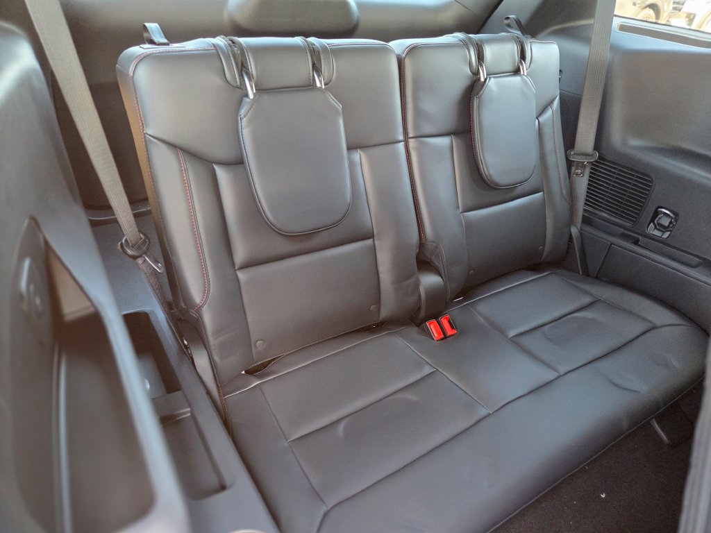 Used 2026 Ford Explorer ST-Line w/ Premium Package RWD image 13