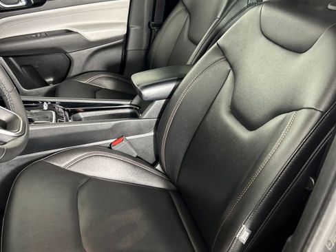 Used 2024 Jeep Compass Limited image 12