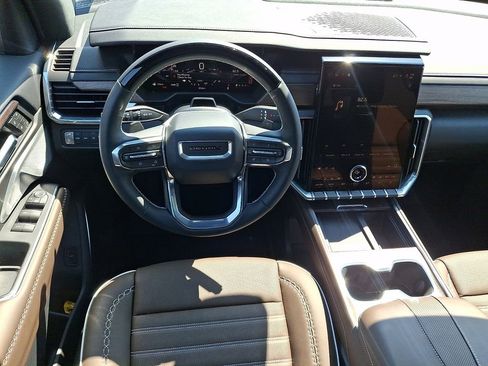 Used 2026 GMC Acadia Denali Ultimate w/ LPO, Floor Liner Package AWD/4WD image 2