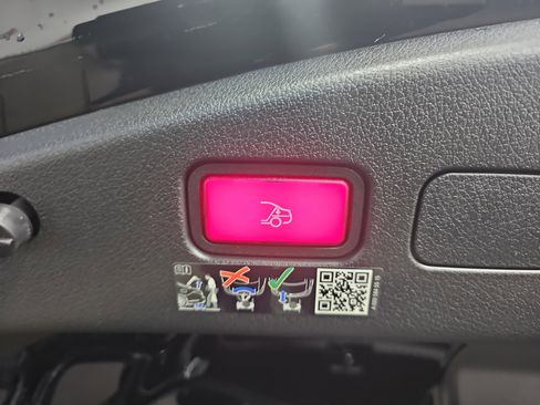 New 2026 Mercedes-Benz CLE 300 4MATIC Cabriolet image 14