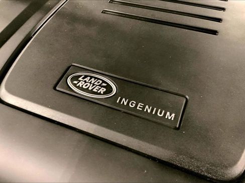 Used 2024 Land Rover Defender 110 S image 32