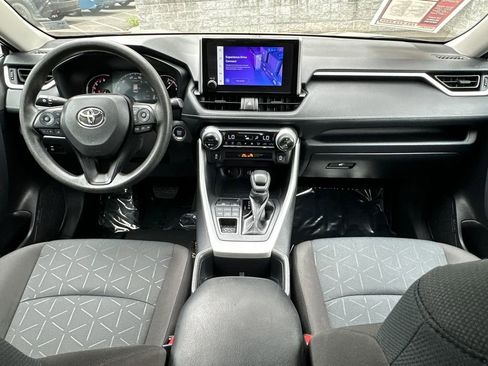 Used 2025 Toyota RAV4 XLE AWD/4WD image 13